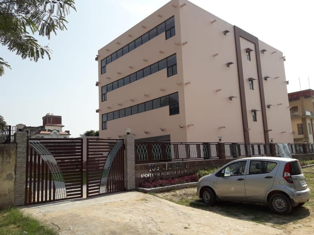 그레이터 노이다 Yog Bhawan 아파트 호텔 외부 사진